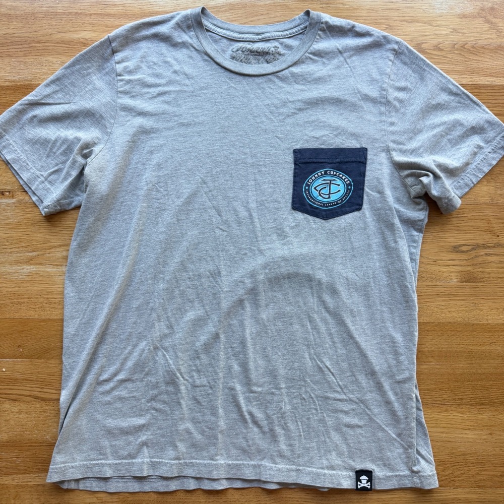 Johnny Cupcakes Mens Gray Pocket T-Shirt International League of Bakers L